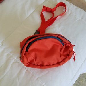 REI fanny pack - EUC 7in